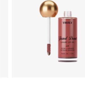 New Truly Glazed Doughnut 🍩 Lip Oil, 0.42 Fl oz. 
Natural Look, Luxury Lip Oil